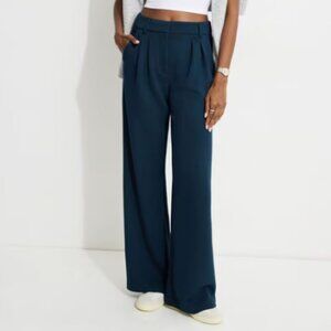 Alex Anywhere Pleated Pants - Scuba Pleated Pants Dynamite - NAVY